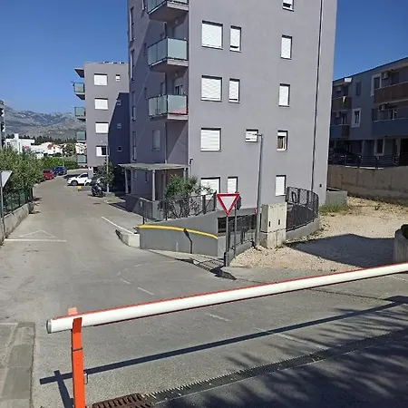 Cosy Terrano -free Private Parking Apartman *