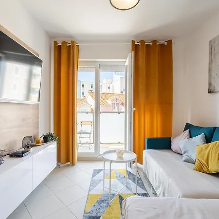 Cosy Terrano -free Private Parking Split